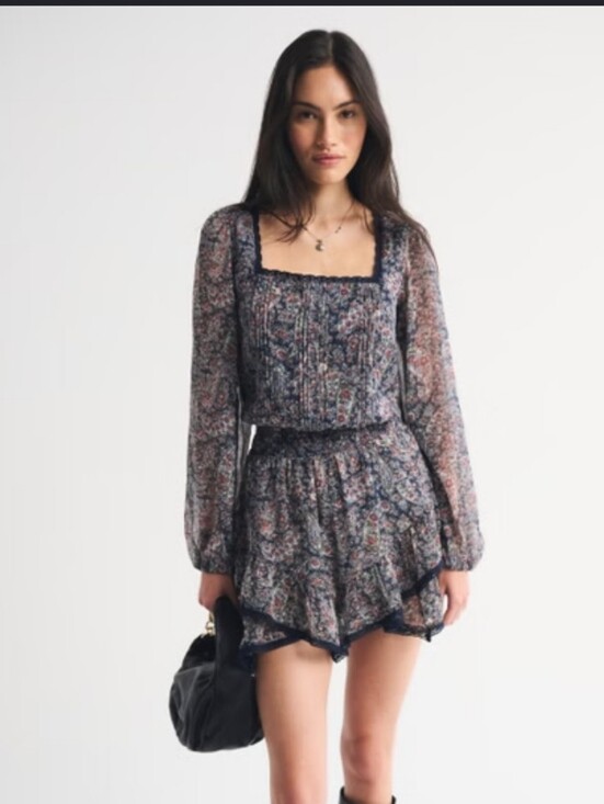 Abercrombie & Fitch Dresses & Skirts - The Abercrombie & Fitch Blue Long Sleeve Square Neck Tiered Skort in size small